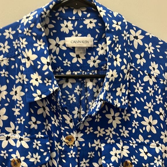 Calvin Klein blue and white daisy shirt dress with pockets - Picture 4 of 7